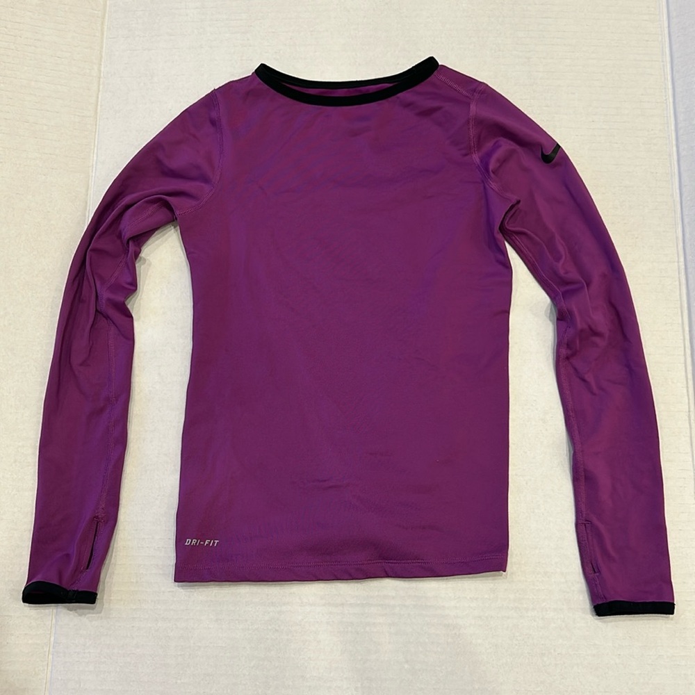 Nike Girls Dri-Fit poly/spandex sports top size Medium
